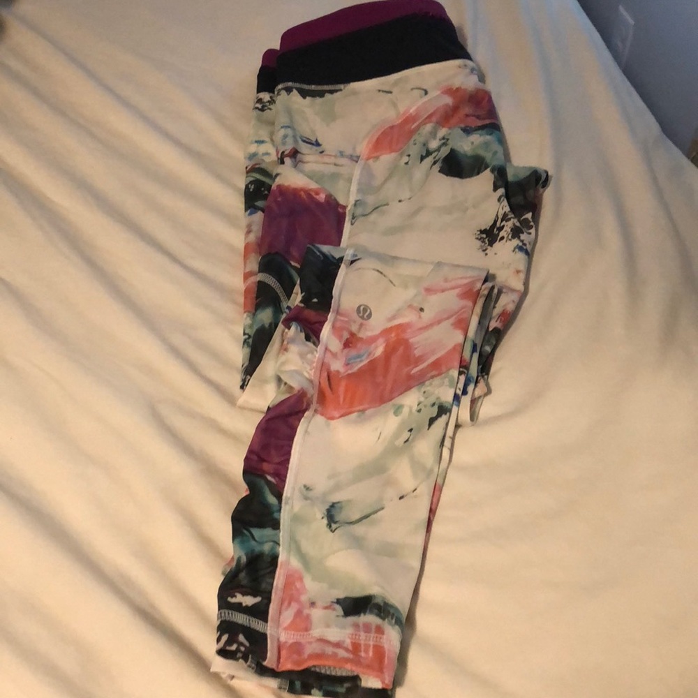 Lululemon full length workout pants.